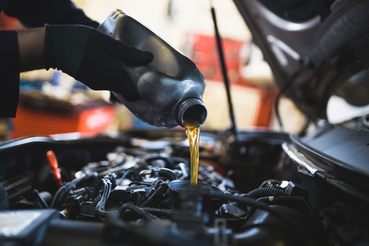 <h3 class="cms-H3-H3">28. Aceite de motor, refrigerante y fluidos</h3>
<br>
<br>💸
<b> Incremento de precios, de septiembre de 2021 a septiembre de 2022: </b>+16.5%
<br>