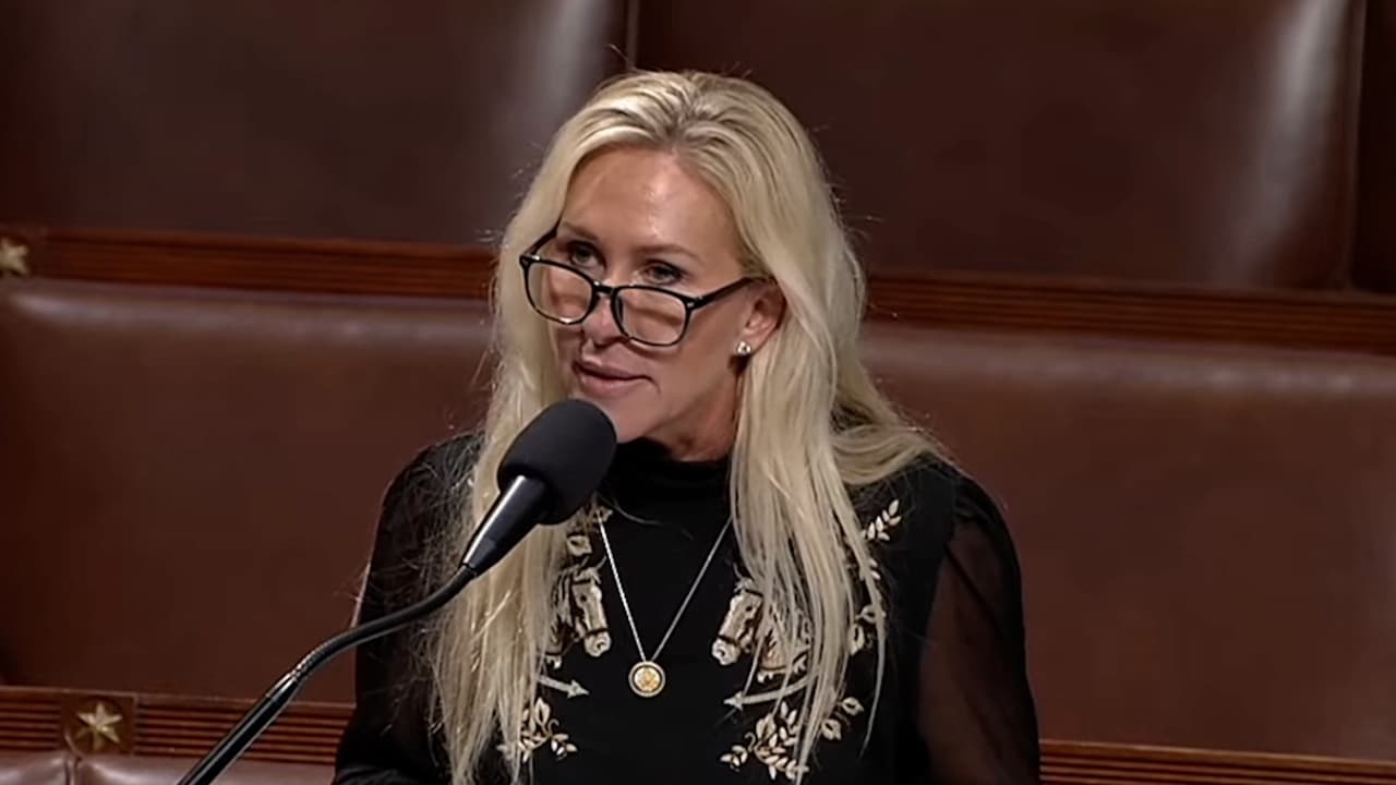 "Tienen armas nucleares": Taylor Greene pide cortar financiación a Israel tras su bombardeo a una iglesia católica