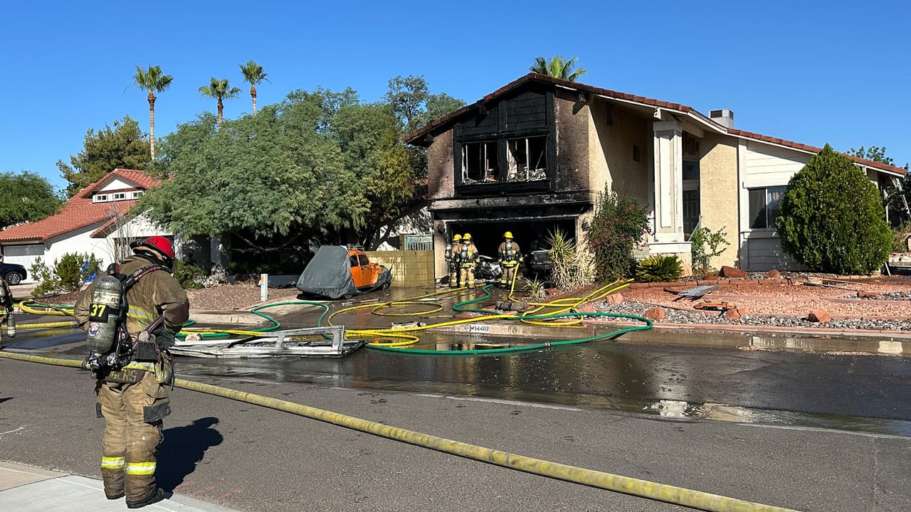 Alrededor de las 7:30 de esta mañana, los bomberos fueron enviados al área de Cactus y Cave Creek Rd tras recibir informes de un 
<b>incendio estructural. </b>