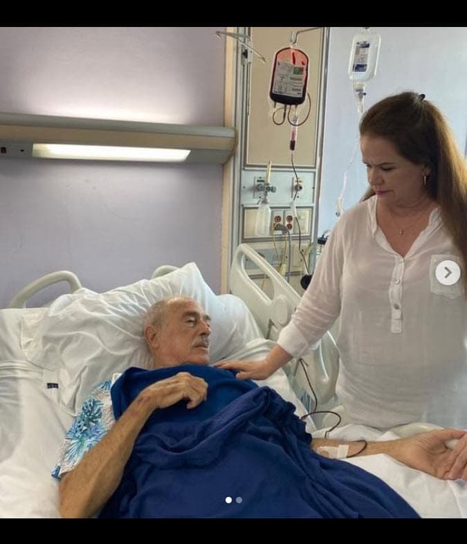 Esos ajustes favorecen más a su actual esposa y también a su hijastro Andrés López Portillo, a quien considera como hijo biológico. 
<br>