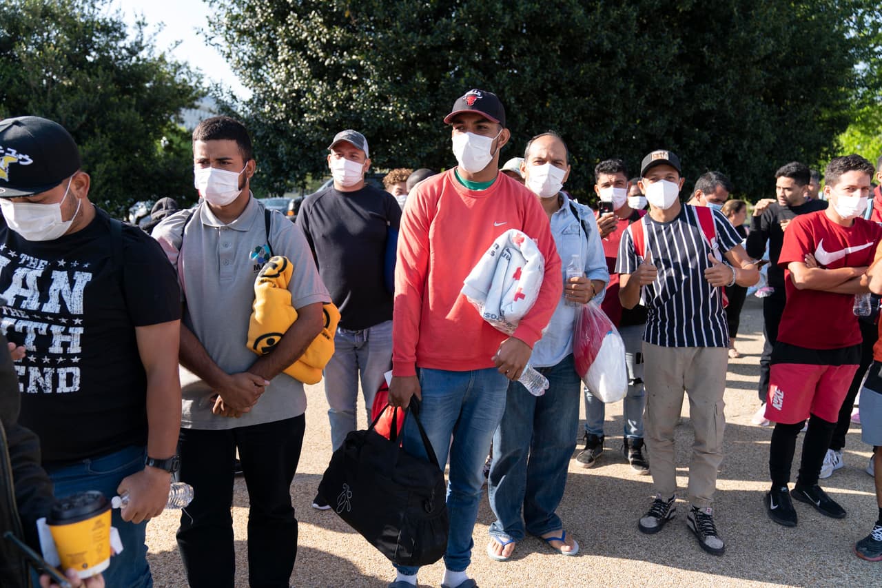 La ciudad de El Paso se suma al gobierno de Texas y también envía autobuses con migrantes a Nueva York