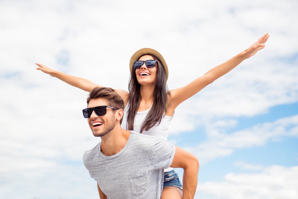 <b>ARIES</b> es el primer signo del Zodíaco. En tu aspecto 
<b>positivo</b> eres aventurero y enérgico, temerario y valiente, osado, entusiasta y dinámico, con mucha chispa y capacidad para dirigir y mandar a los demás ¡el Número Uno en todo!