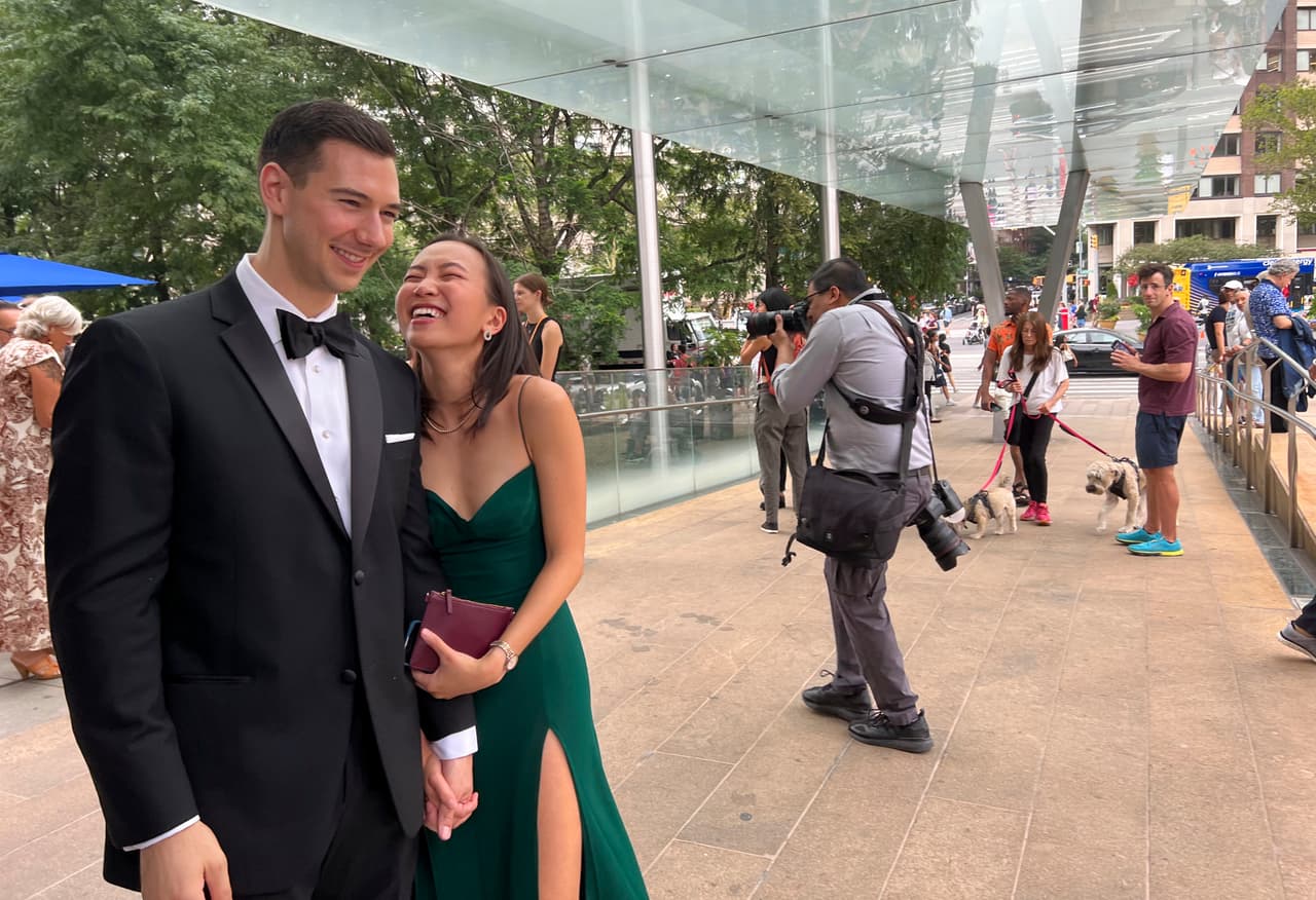 Alexander Fischer y Nina Oishi se conocieron en la Faculta de Derecho de la Universidad de Yale.