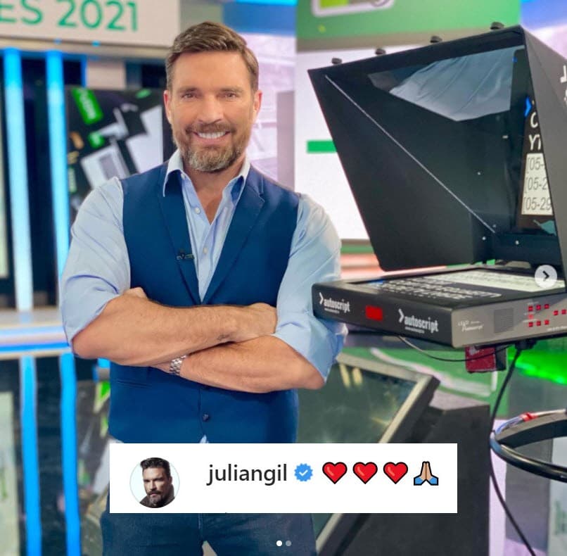 <b>Julián Gil </b>comentó con algunos emoticonos.
<br>