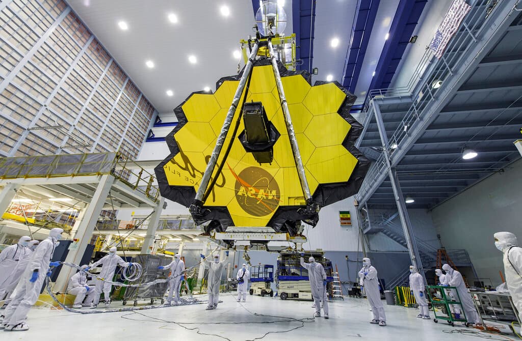 <b>Telescopio James Webb de la NASA:</b> En su lista de los 50 más influyentes de este año, Bloomberg incluyó un objeto inanimado, el telescopio James Webb, 
<a href="https://www.univision.com/noticias/ciencia/james-webb-telescopio-nasa-observatorio-espacio-navidad-lanzamiento-hubble">el más grande y más avanzado telescopio espcial de la historia</a>, que fue lanzado desde la Guyana Francesa el día de Navidad del año pasado. El James Hobb, según Bloomberg, ha revelado "nebulosas y galaxias con un detalle sin precedentes, incluida la imagen infrarroja más profunda y nítida jamás tomada del universo".