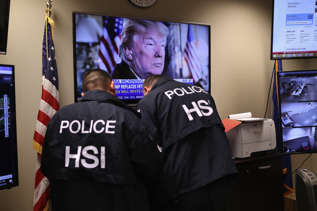 Trump ha eliminado el permiso de estadía a más de 1 millón de extranjeros desde que llegó a la Casa Blanca