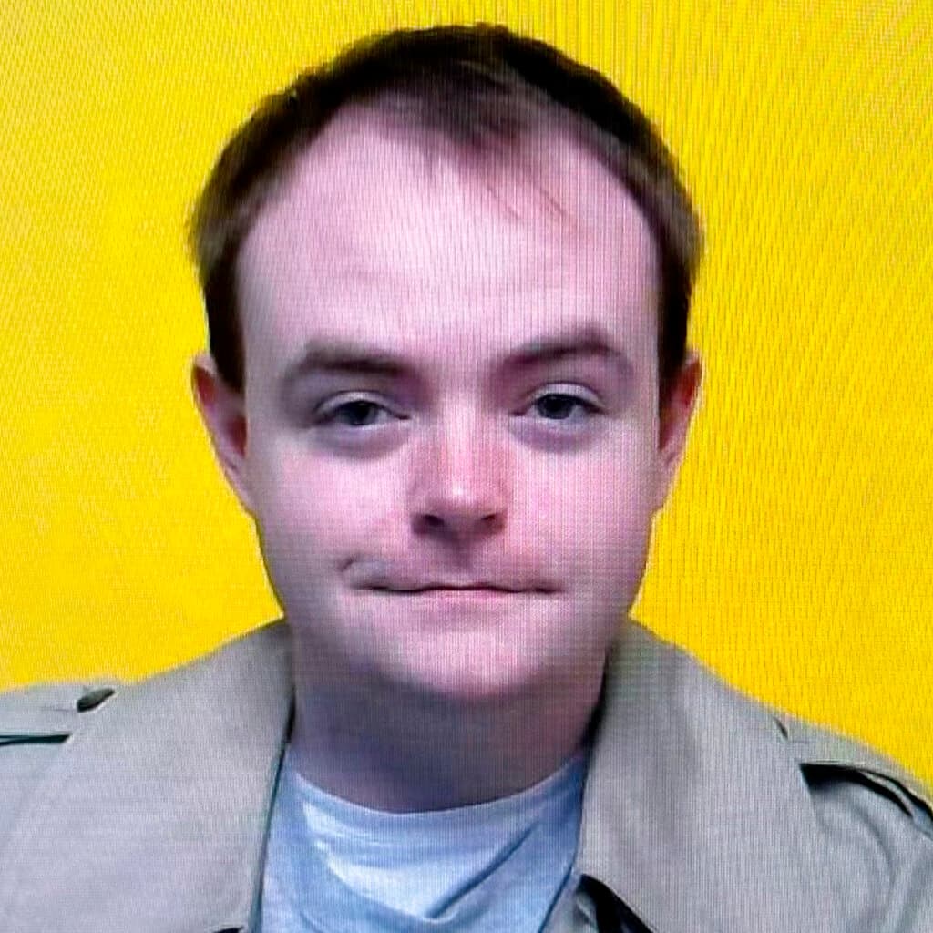 En un 
<a href="https://www.facebook.com/washingtoncovasheriffsoffice/posts/499094542254719 " target="_blank">comunicado</a>, el jefe del WCSO, Blake Andis, dijo que “es impactante y triste para toda la comunidad de aplicación de la ley que una persona tan malvada pueda infiltrarse mientras oculta su verdadera identidad como un depredador y asesino informático”, y agregó, “nuestros pensamientos y oraciones están con la familia Winek, sus amigos, oficiales y todos los afectados por este crimen atroz”.
