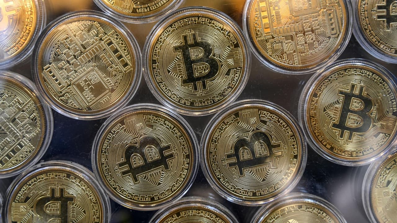 Según las autoridades, la falta de regulación provoca un alto número de fraudes con las criptomodenas, por lo que hay que seguir algunas indicaciones para evitar caer en trampas.