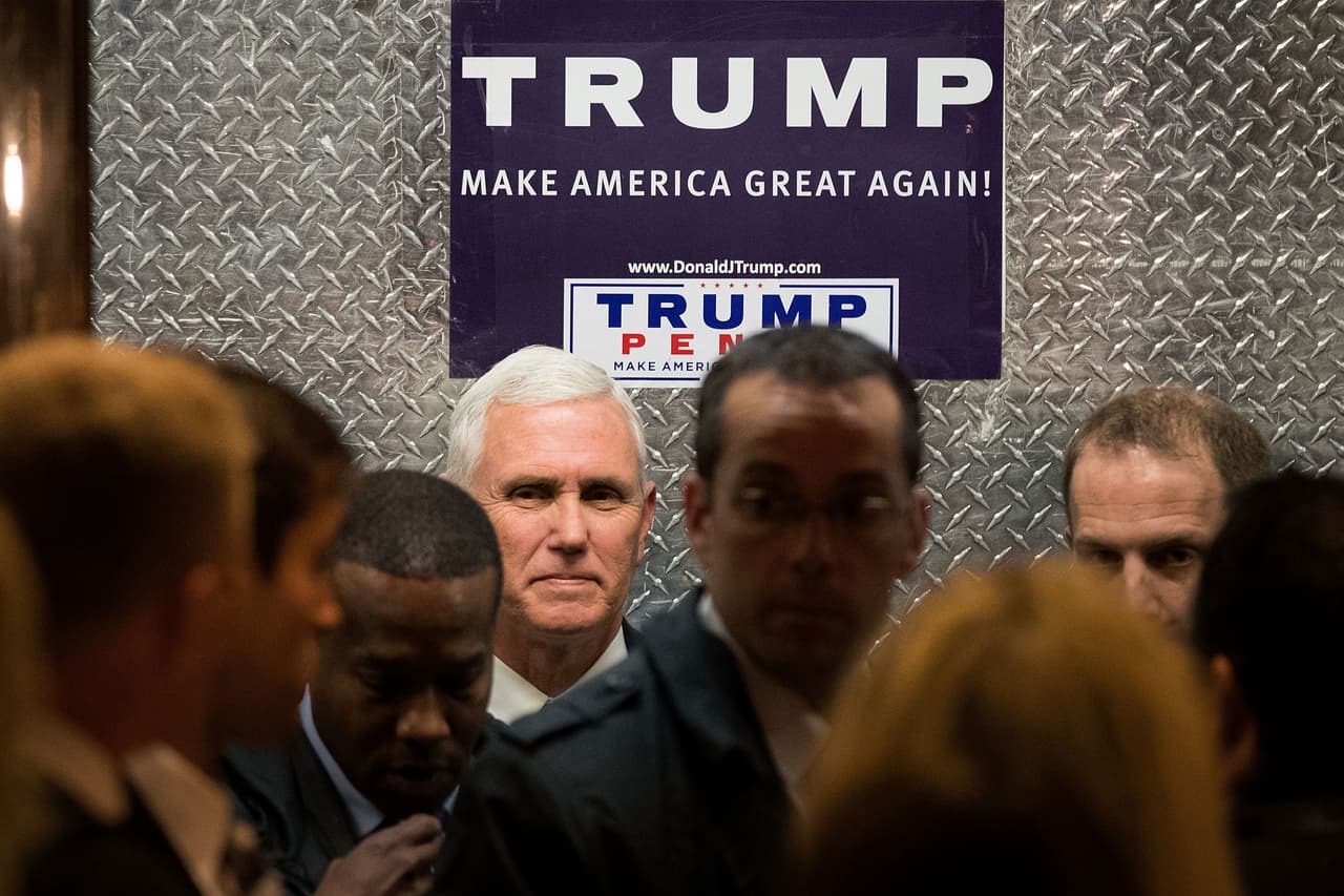 <b>El encierro. </b>Luego de varios días sin la presencia de Donald Trump en directo, los medios se han concentrado en los que entran y salen de la Torre Trump de Nueva York, donde el presidente electo recibe visitas como las de Mike Pence. Miércoles 15 de noviembre.