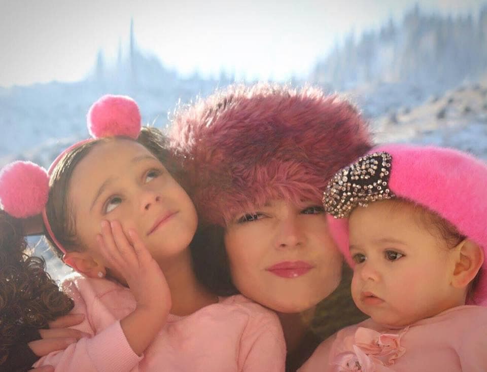 A pesar de que su carrera en la televisión quedó en el pasado, sus 'followers' están atentos a sus publicaciones. De esta forma, Allison les ha mostrado su faceta como empresaria y madre de familia.