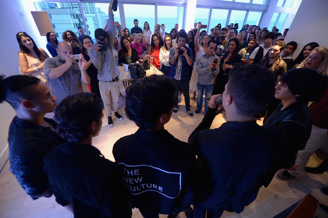 Las #CNCOwners están contando los días para escuchar el álbum completo.