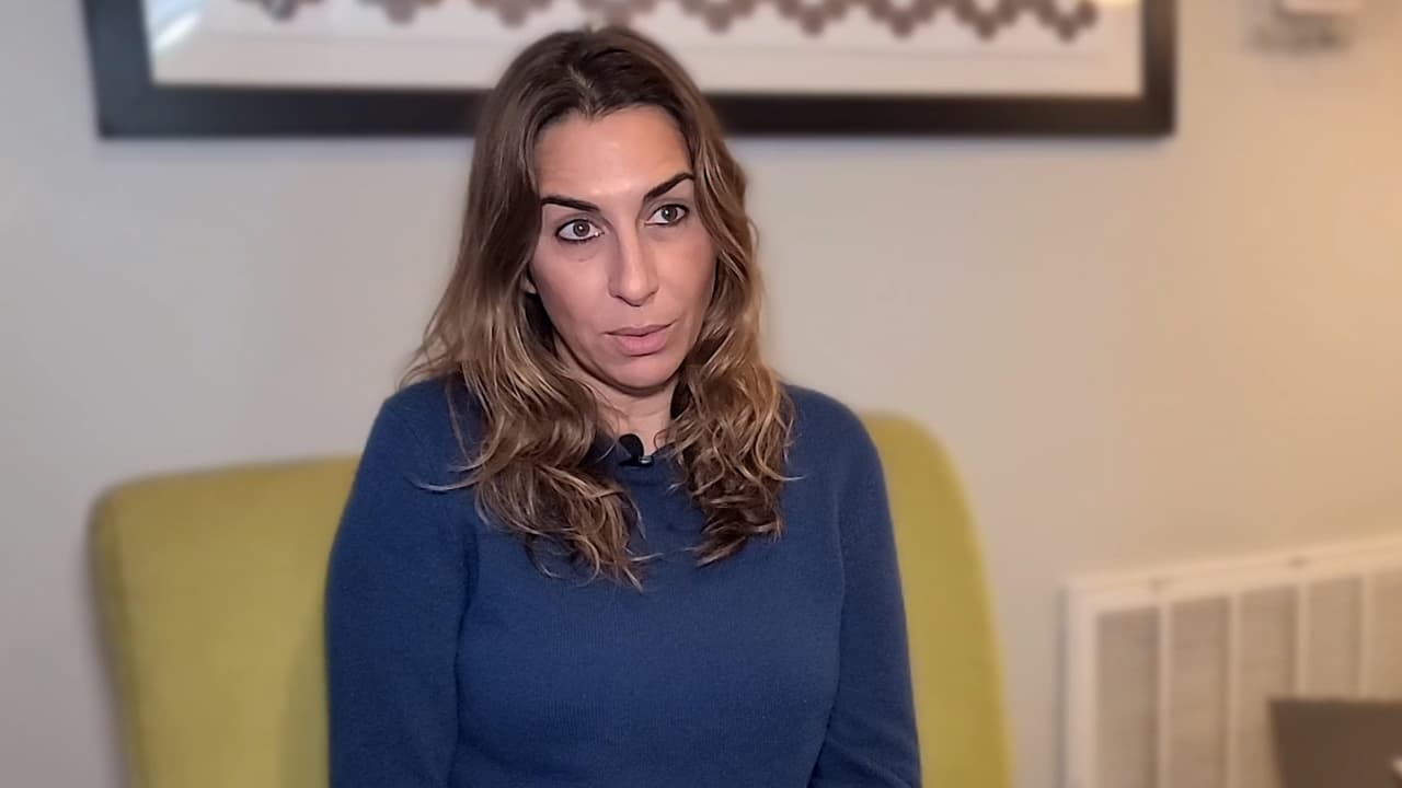 En entrevista con Univision Sabrina Van Tassel, la directora del documental ‘El Estado de Texas vs Melissa Lucio’, cuenta cómo su historia permitio que su caso recibiera atención mediática y se convirtiera en un fenómeno en EEUU y el mundo. Lee más sobre el caso en Univision Noticias.