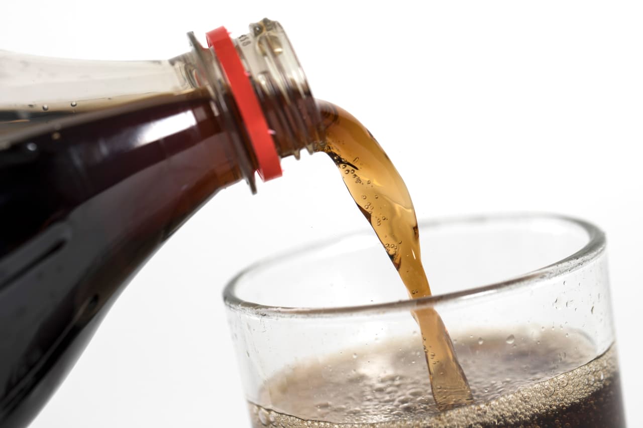 <a href="http://www.bmj.com/content/360/bmj.k322">Los resultados</a> también indican que el consumo de alimentos ultra procesados está asociado a un riesgo más elevado de 
<b>desarrollar <a href="https://www.univision.com/noticias/cancer/1-de-cada-8-mujeres-contrae-cancer-de-mama-hoy-me-toco-a-mi">cáncer de mama</a> (de 2% a 22%)</b>.