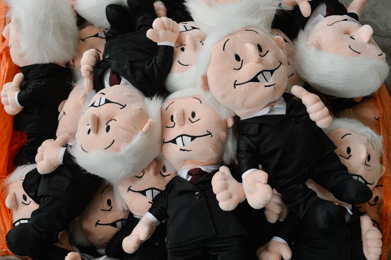 Estos pequeños muñecos del candidato izquierdista, favorito en las encuestas, son producidos en una fábrica de peluche ubicada en el céntrico Estado de México.