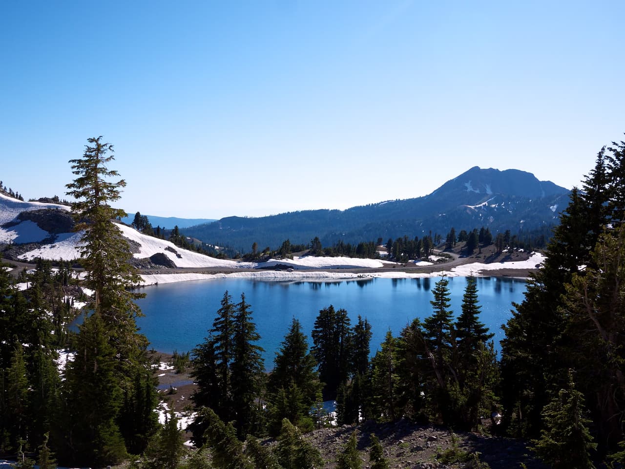 <h3 class="cms-H3-H3">12. Lassen Volcanic National Park, California</h3>
<br>
<br>🏞️ 
<b>Cambio en las visitas de 2020 a 2021: </b>-33.7%
<br>
<br>🏞️
<b> Visitas en 2021:</b> 359,635
<br>
<br>🏞️ 
<b>Visitas en 2020: </b>542,274
<br>