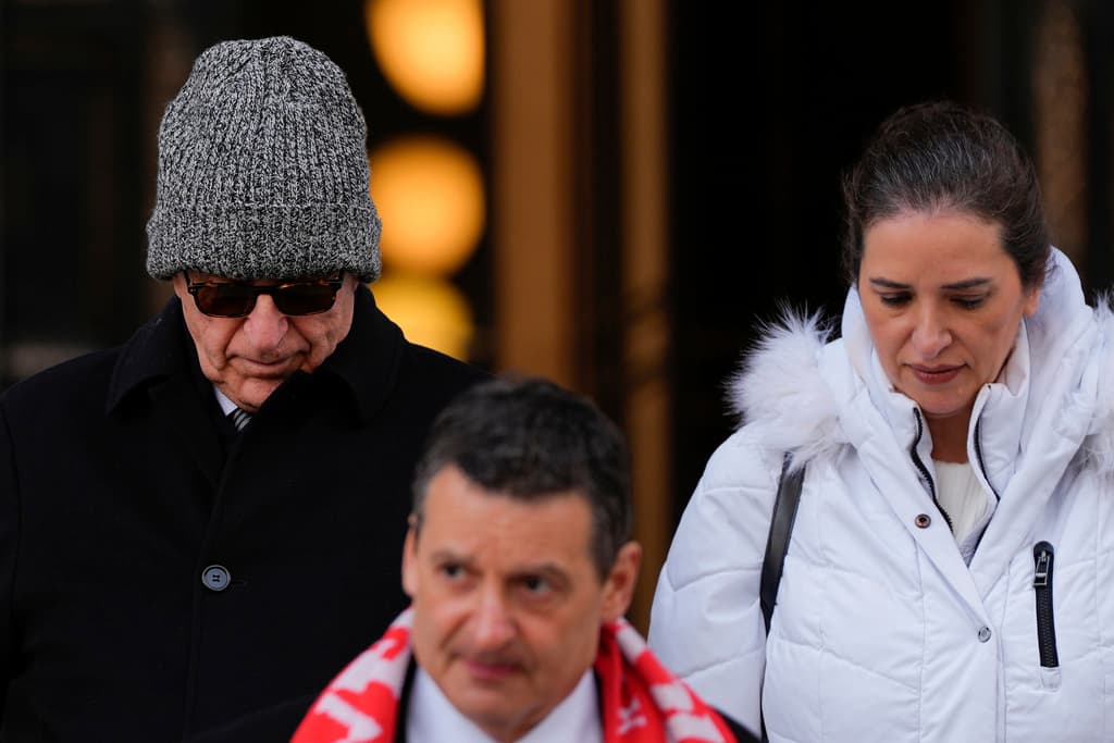 Los fiscales presentaron evidencia, incluyendo grabaciones y correos electrónicos, que demuestran que Arkan conspiró con un funcionario consular turco para realizar las donaciones ilegales.