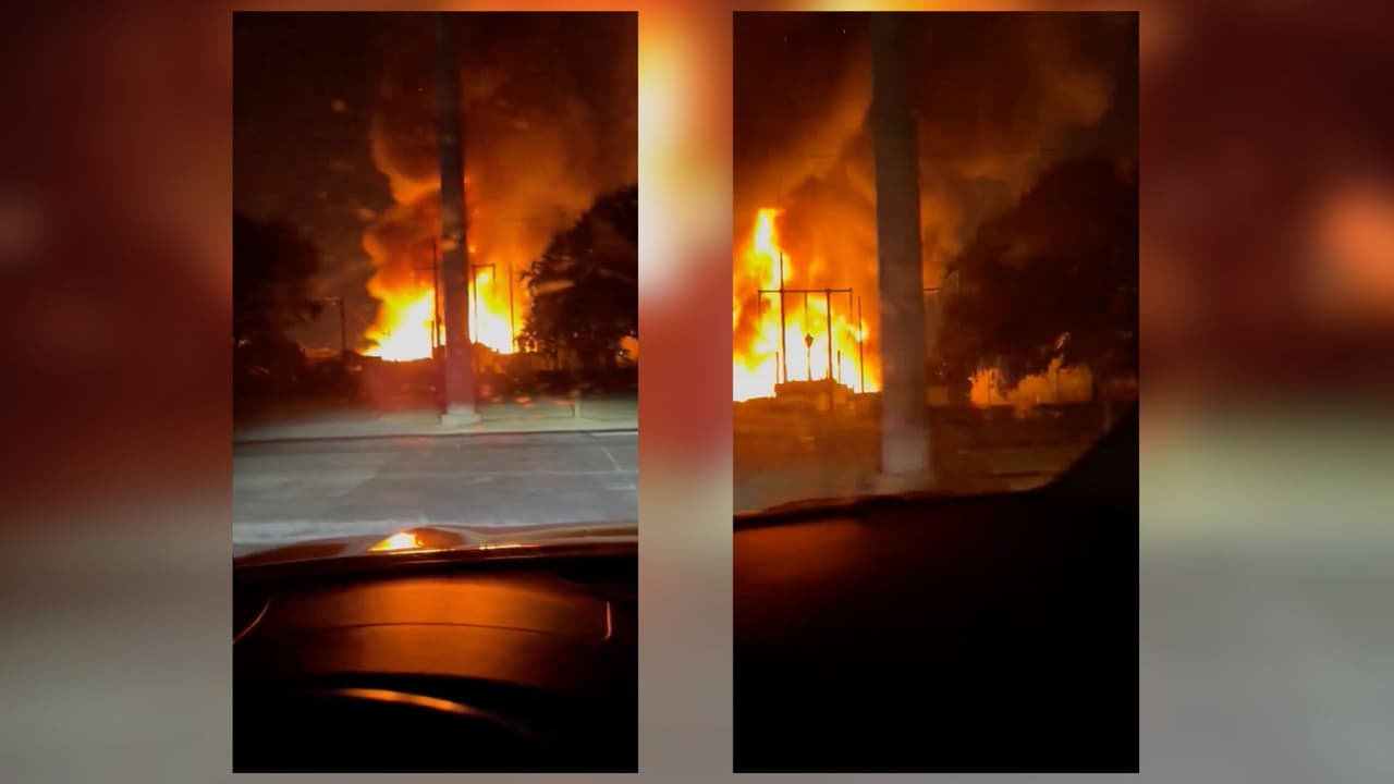 Un incendio
<b> afectó a seis edificios comerciales en el noroeste de Dallas</b>, dejando a 
<b>más de 1,000 personas sin electricidad</b>. El fuego se desató la noche del lunes 21 de octubre en un complejo comercial ubicado en 
<a href="https://maps.app.goo.gl/GQp8Xz35UE163iVe6" target="_blank">1738 Empire Central</a>.