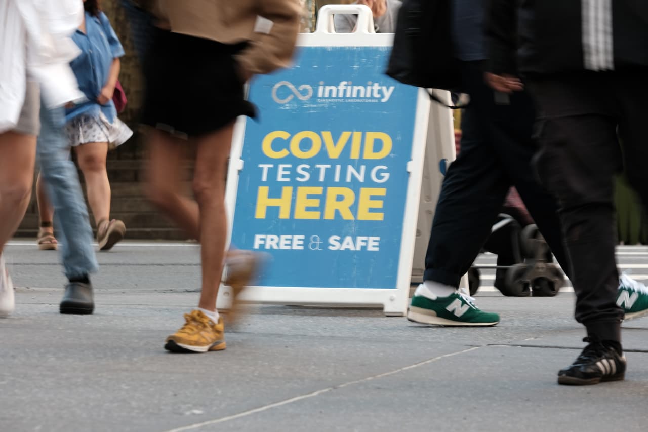 Para solicitar las pruebas gratuitas, o para obtener más información visita: COVIDtests.gov.