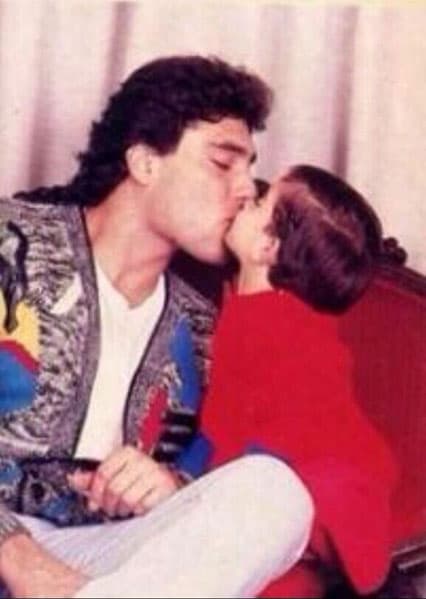 Fue gracias a la presentadora Cristina Saralegui que se reencontraron cuando Yañéz Jr. tenía 8 años.
<br>