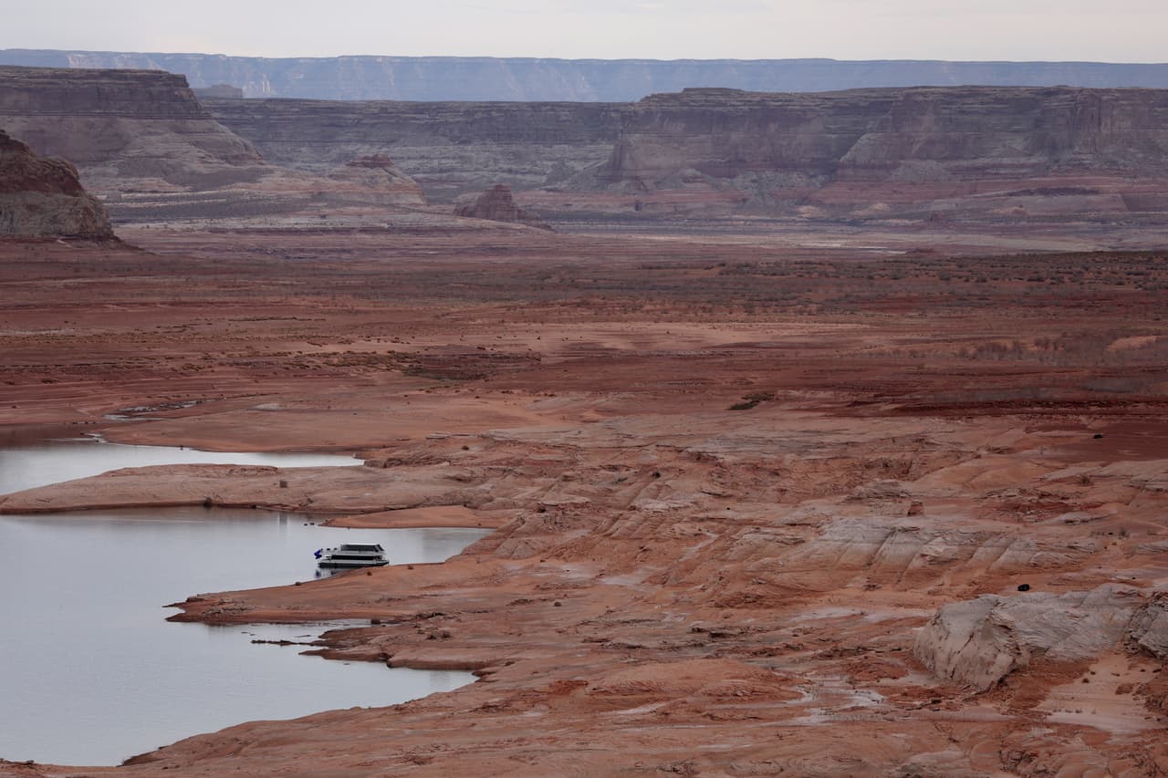 Uno de los lugares afectados es Lake Powell, que se encuentra en su nivel más bajo desde que fue creado en 1963.