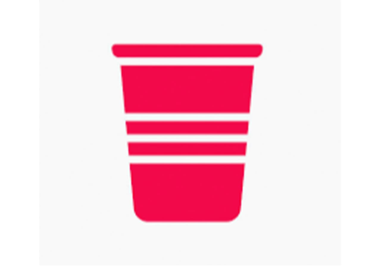 La mayoría de las veces se piensa que al estar en un chat de video, la conversación sólo queda ahí. No obstante, esta app llamada Houseparty permite a los usuarios tomar captura de pantalla y compartirla con cualquiera. Muy popular entre adolescentes pues pueden conectar con hasta ocho personas al mismo tiempo. 
<br>
<b>La recomendación es usar la aplicación sólo con amigos cercanos. Al estar en video en vivo, las personas no saben que tipo de contenido puede aparecer repentinamente.</b>