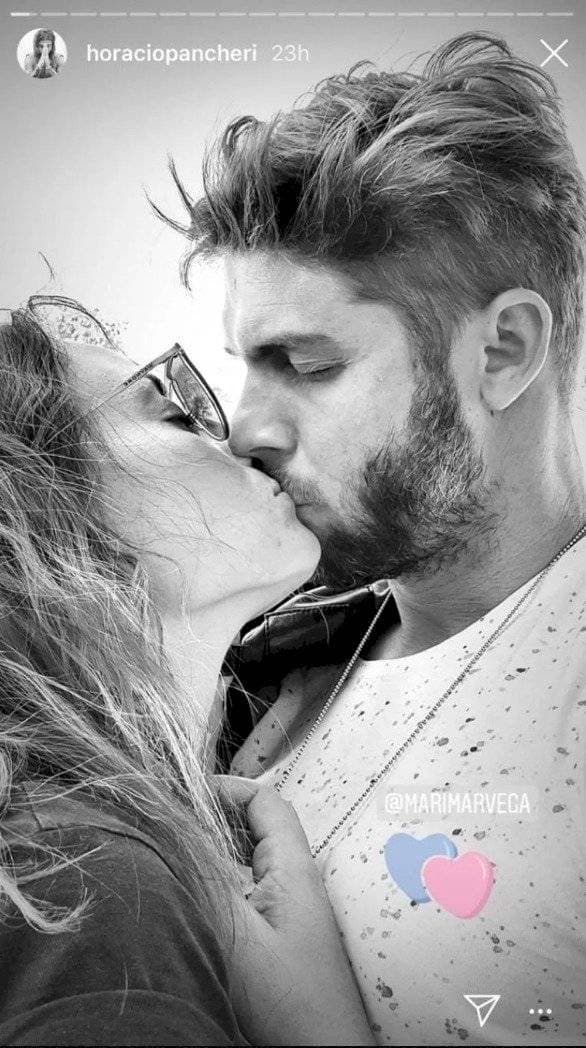 A través de un mensaje en su perfil de Instagram, la actriz dio a conocer que fue ella quien decidió terminar con el argentino: "Este mensaje es para comunicar que
<b> tomé la decisión de terminar mi relación con Horacio</b>, convencida de que lo mejor es tomar caminos separados. 
<br>