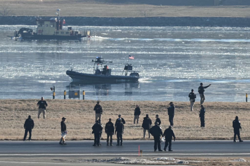 Tragedia aérea en Washington DC: ¿con qué frecuencia ocurren "casi accidentes" en aeropuertos de EEUU?