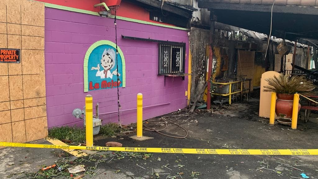 Incendio consume restaurante hispano al centro de California; buscarán reconstruirlo 