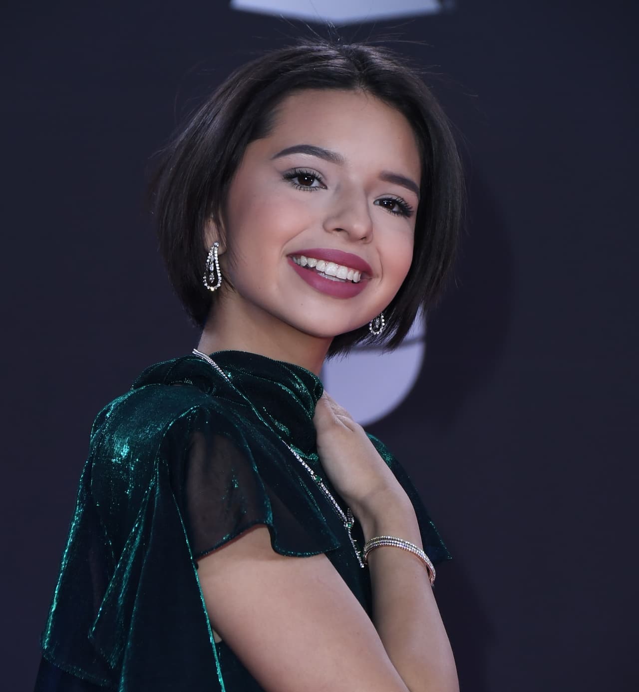 Aguilar contó que fue su esposa, Aneliz Álvarez, la que comenzó todo y le propuso a Ángela la idea. 
<br>