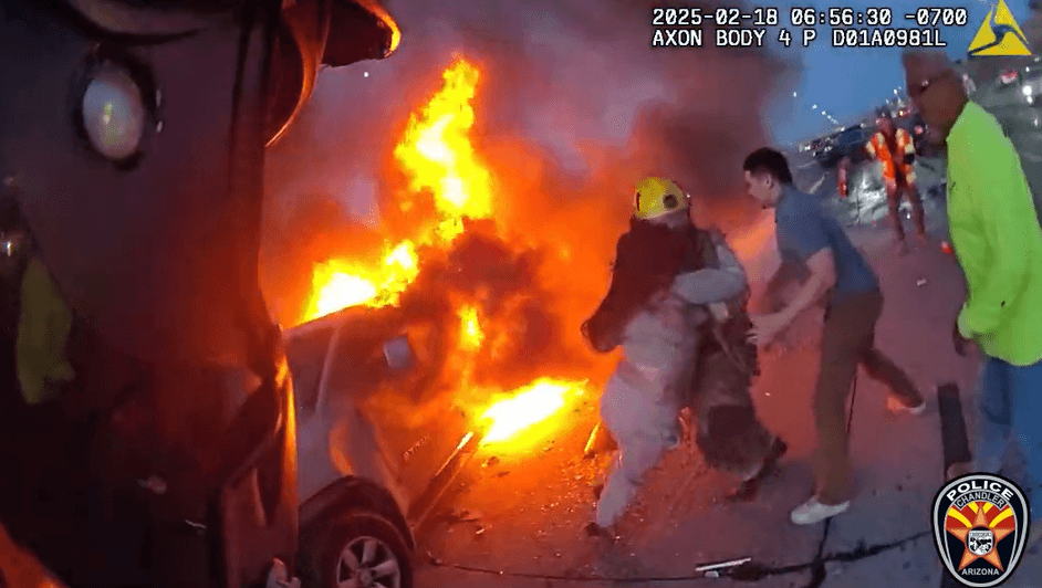 En un instante, lo que parece 
<b>una jornada normal se convierte en una cuestión de vida o muerte</b>. Por fortuna, esta historia no terminó en tragedia para una mujer que fue impactada por un camión revolvedor en la autopista US60 en Mesa.