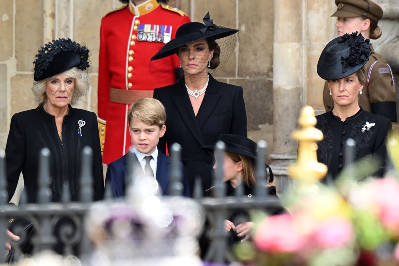 La pieza de la reina también la portó la princesa Diana en un acto oficial en 1982.