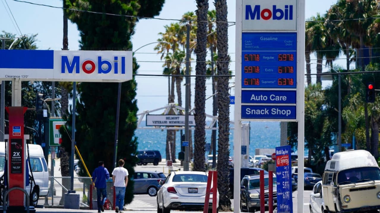 Subirá precio de gasolina el 1 de julio en California: ¿qué puedes hacer?
