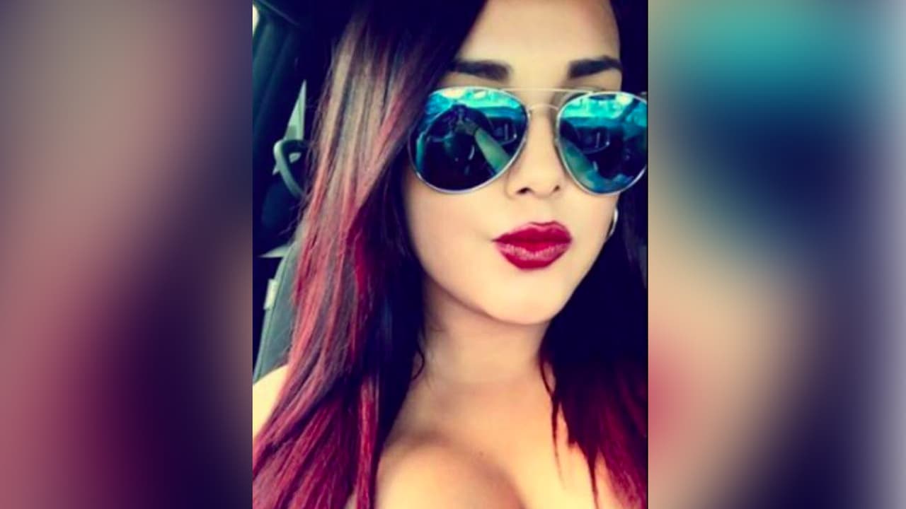 La maestra texana 
<a href="https://www.univision.com/local/houston-kxln/recuento-de-los-hechos-del-caso-de-la-exmaestra-alexandria-vera-acusada-de-abuso-sexual-agravado-a-un-menor-fotos">Alexandria Vera</a> fue acusada en enero de 2017 de abuso sexual agravado a un menor de edad.