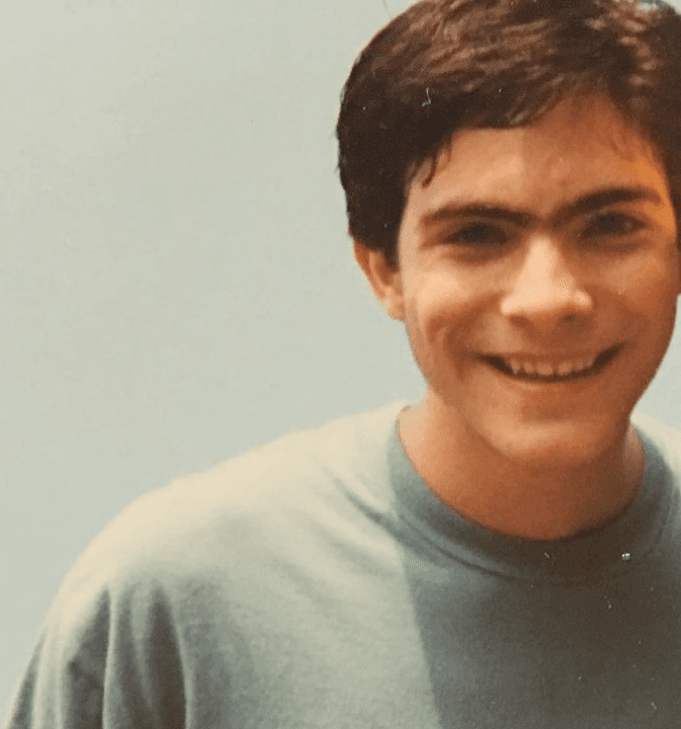 Sin embargo, Renaud también fue blanco de fuertes críticas por dejarse ver con el artista, recordado por su papel de 
<b><a href="https://www.univision.com/famosos/nandito-maria-la-del-barrio-asi-luce-el-actor-osvaldo-benavides-fotos" target="_blank">'Nandito' en la telenovela María la del Barrio. </a></b>
<br>