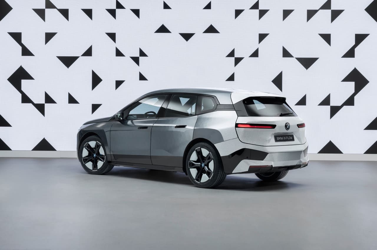 BMW iX Flow Concept