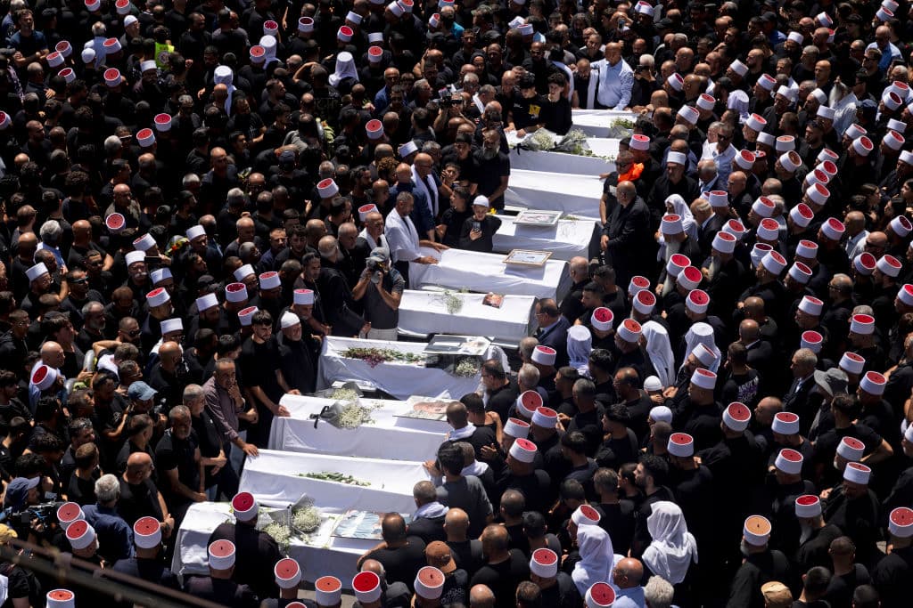 Israel promete responder con firmeza al ataque que mató a 12 jóvenes en los Altos del Golán y Hezbollah niega toda responsabilidad
