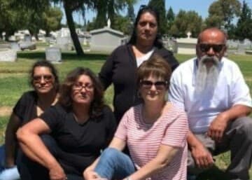 José Ángel Torres y sus hermanas en su reencuentro en el norte de California en julio de 2019.