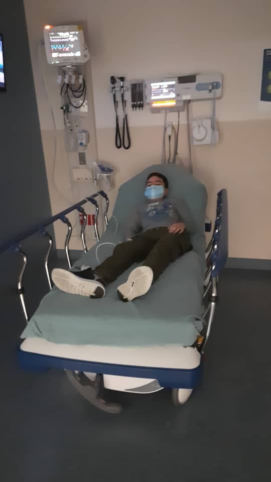 Sin embargo, a pesar de que Marcelo pudo llegar hasta Florida para recibir la atención médica que necesitaba y los médicos informaron que la cirugía era urgente, no es posible someterlo por cuestiones legales. 
<b>“La cuestión es que, si no estamos nosotros, no hay cirugía”</b>, explica María. 
<br>