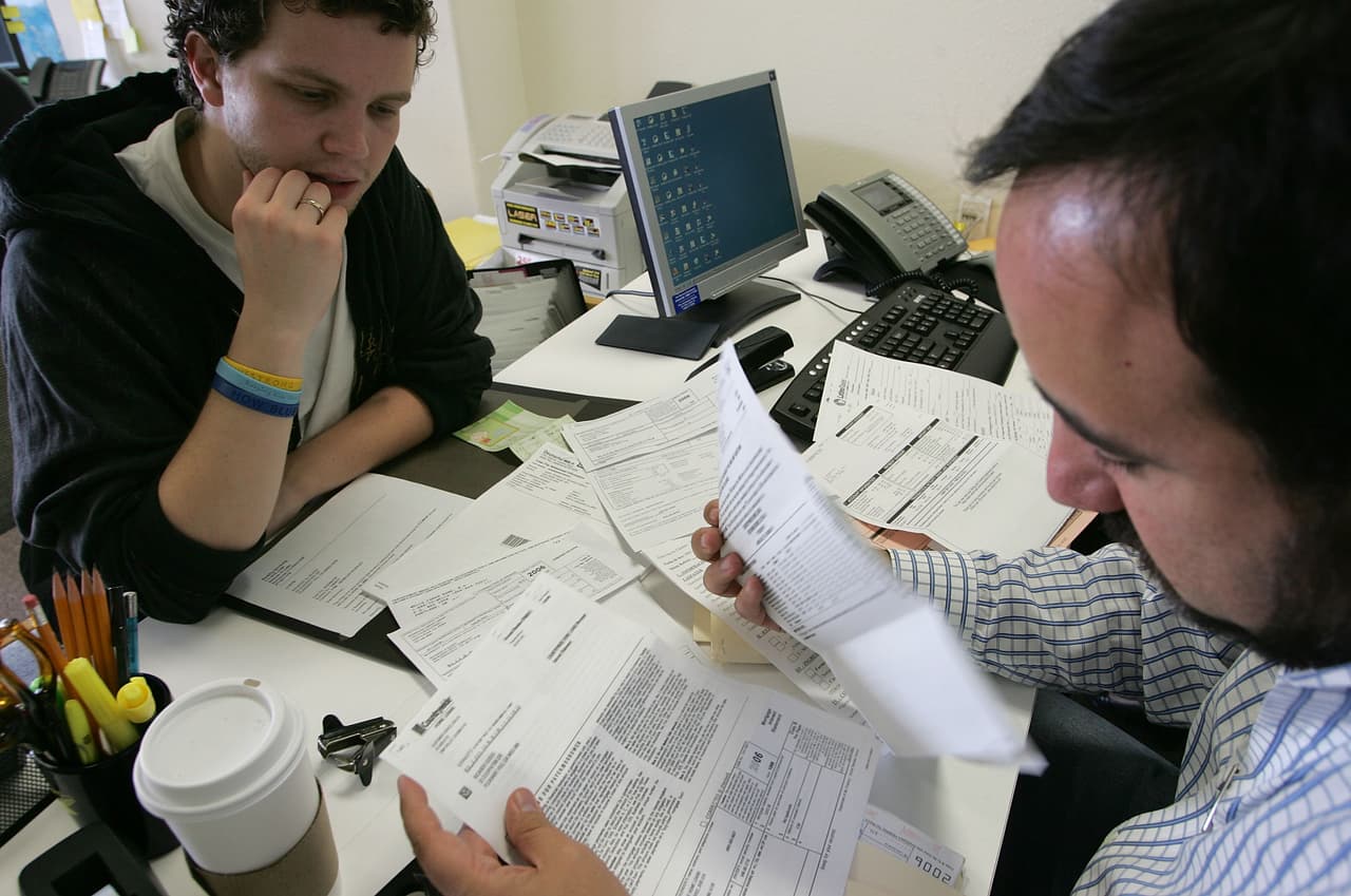 Otro dato clave del CalEITC es que puedes reclamar el retorno retroactivo de hasta cuatro años. Verifica los montos de ingresos máximo aplicable para los años anteriores, según la tabla estatal en este 
<a href="https://www.ftb.ca.gov/file/personal/credits/california-earned-income-tax-credit-es.html" target="_blank">enlace</a>.