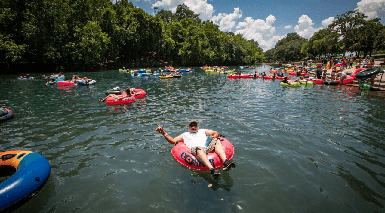<b>Lo dicen las estadísticas. </b>Durante el verano en Texas muchas personas deciden ir a lagos, ríos o playas para aliviar el calor que producen las altas temperaturas en el estado. Texas es uno de los tres estados en todo el país que registra más muertes por ahogamientos infantiles año tras año. Según datos de los 
<a href="https://www.cdc.gov/spanish/index.html" target="_blank">Centros para el Control y Prevención de Enfermedades (CDC)</a>, el ahogamiento es la causa número uno de muerte en niños entre 1 y 4 años de edad.
<br>
