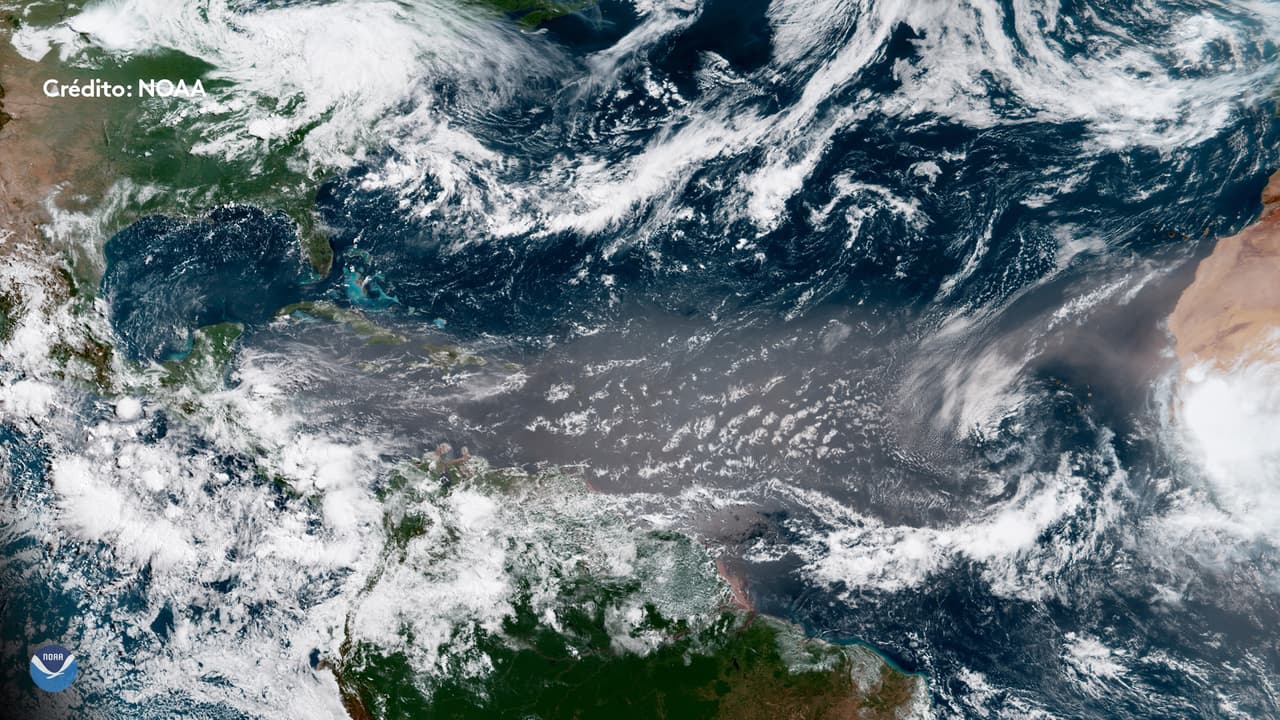 Una enorme nube de polvo del desierto del Sahara visita de nuevo Florida