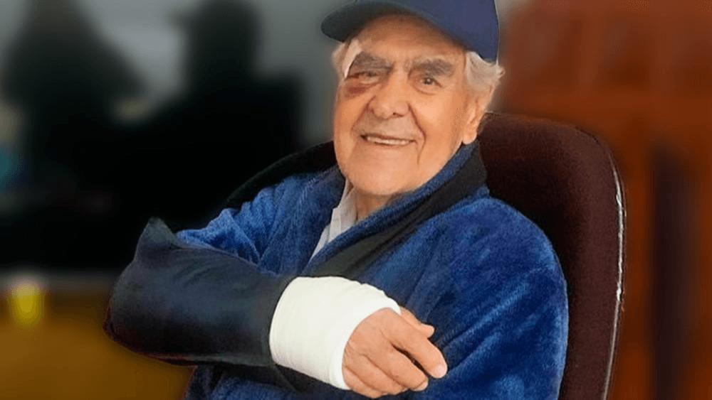 El histrión ha preocupado a sus fans en los últimos meses, pues en junio de 2021 sufrió una 
<a href="https://www.univision.com/famosos/eric-del-castillo-recuperacion-dolencias-caida">aparatosa caída,</a> la cual le provocó un brazo fisurado, las costillas lastimadas y una cortada en la frente.