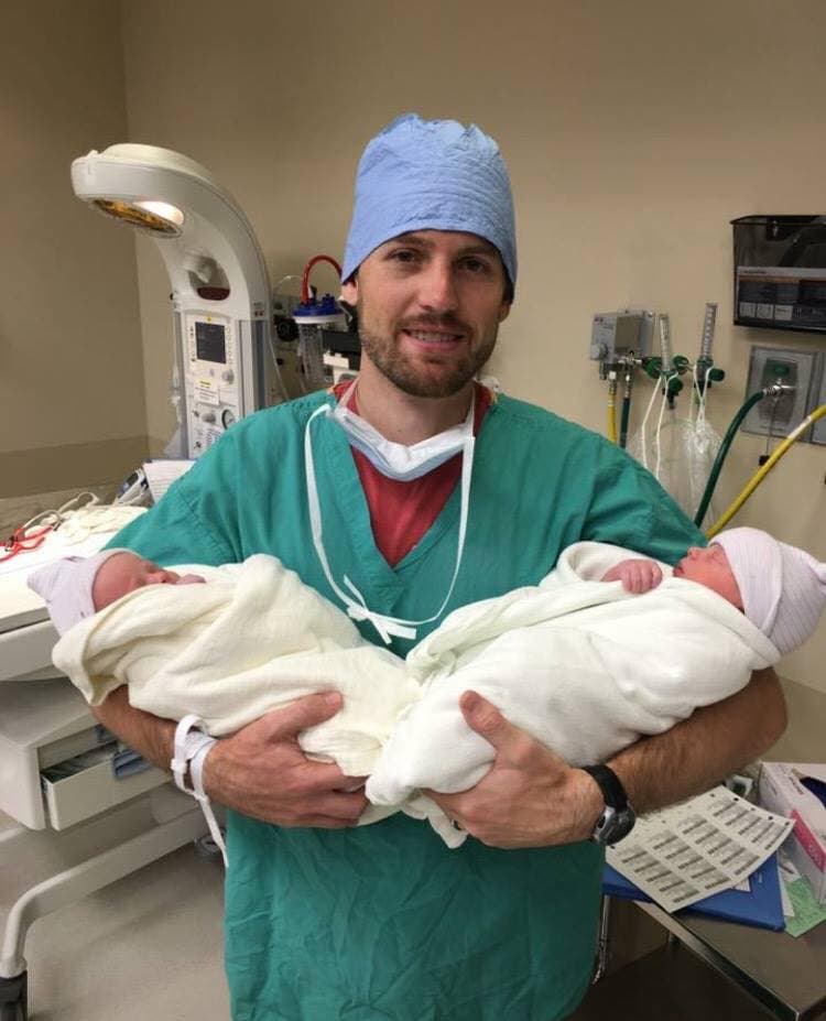 Gentry Eddings con sus hijos.