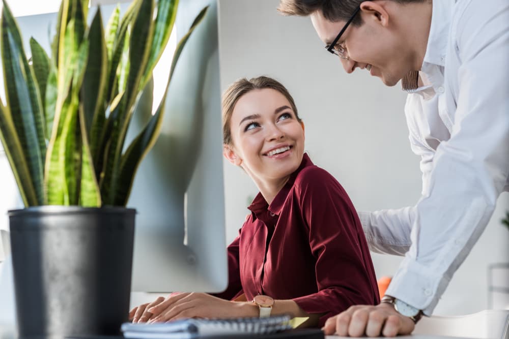 Ten mucho cuidado si vas a iniciar una relación de índole sentimental, laboral, social. 
<br>