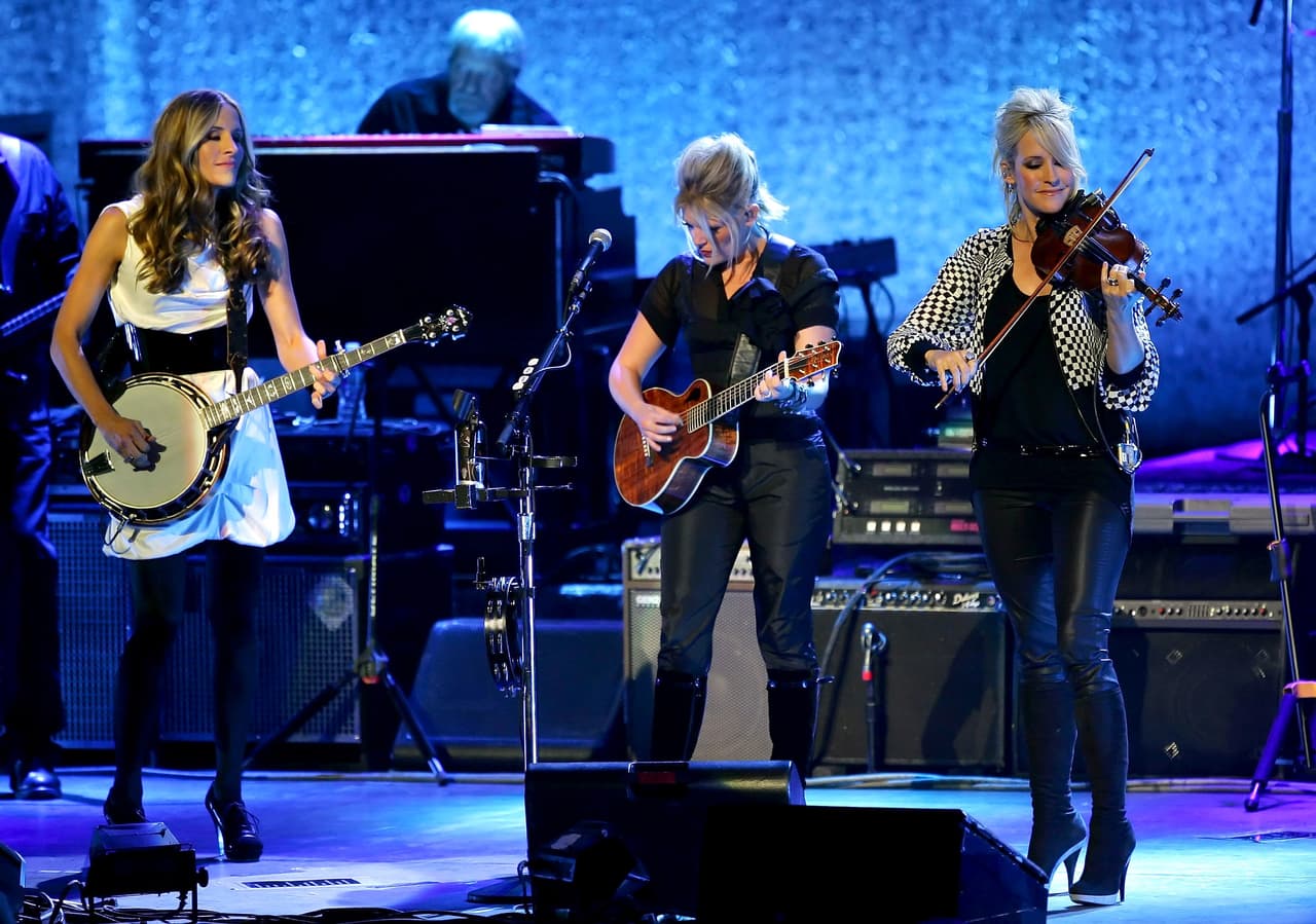<b>Decir que no, con una canción. </b>The Dixie Chicks. “Hollywood ‘no está listo para ser agradable’ (este es el título de una de sus canciones) con el equipo de Donald Trump”, dijo Simon Renshaw, manager del trío de música country sobre la petición a participar en el evento.