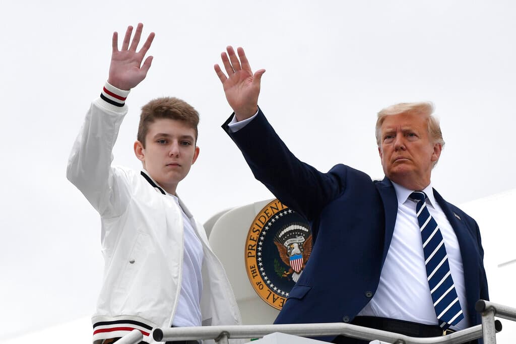 Una mujer es acusada de enviar correos electrónicos amenazando con dispararle a Trump y su hijo menor