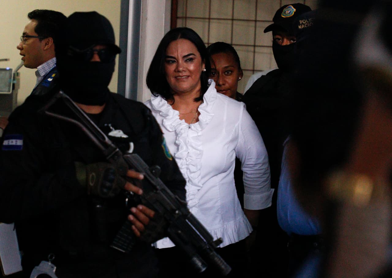 Un tribunal declara a exprimera dama hondureña culpable de fraude y malversación