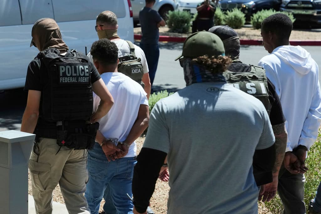 Redadas de ICE se intensifican y siembran temor entre comunidades migrantes de California