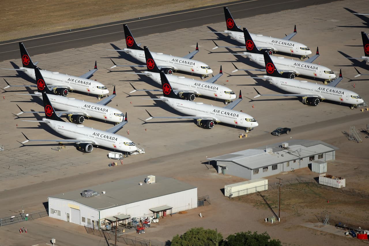 Las instalaciones de Pinal Airpark en Marana, Arizona, se pueden observar desde la interestatal 10 entre Phoenix y Tucson.
