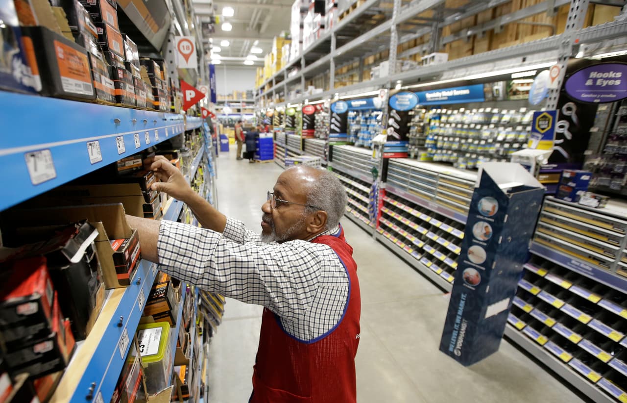 <b>Lowe’s. </b>Cierra el día de Acción de Gracias. Abre las puertas el Black Friday a las 6 AM.